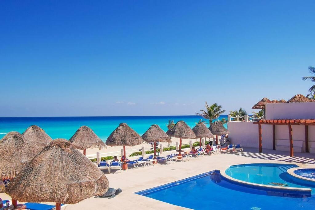 Villa Aurora Beautiful Beachfront Apartment Cancún Kültér fotó
